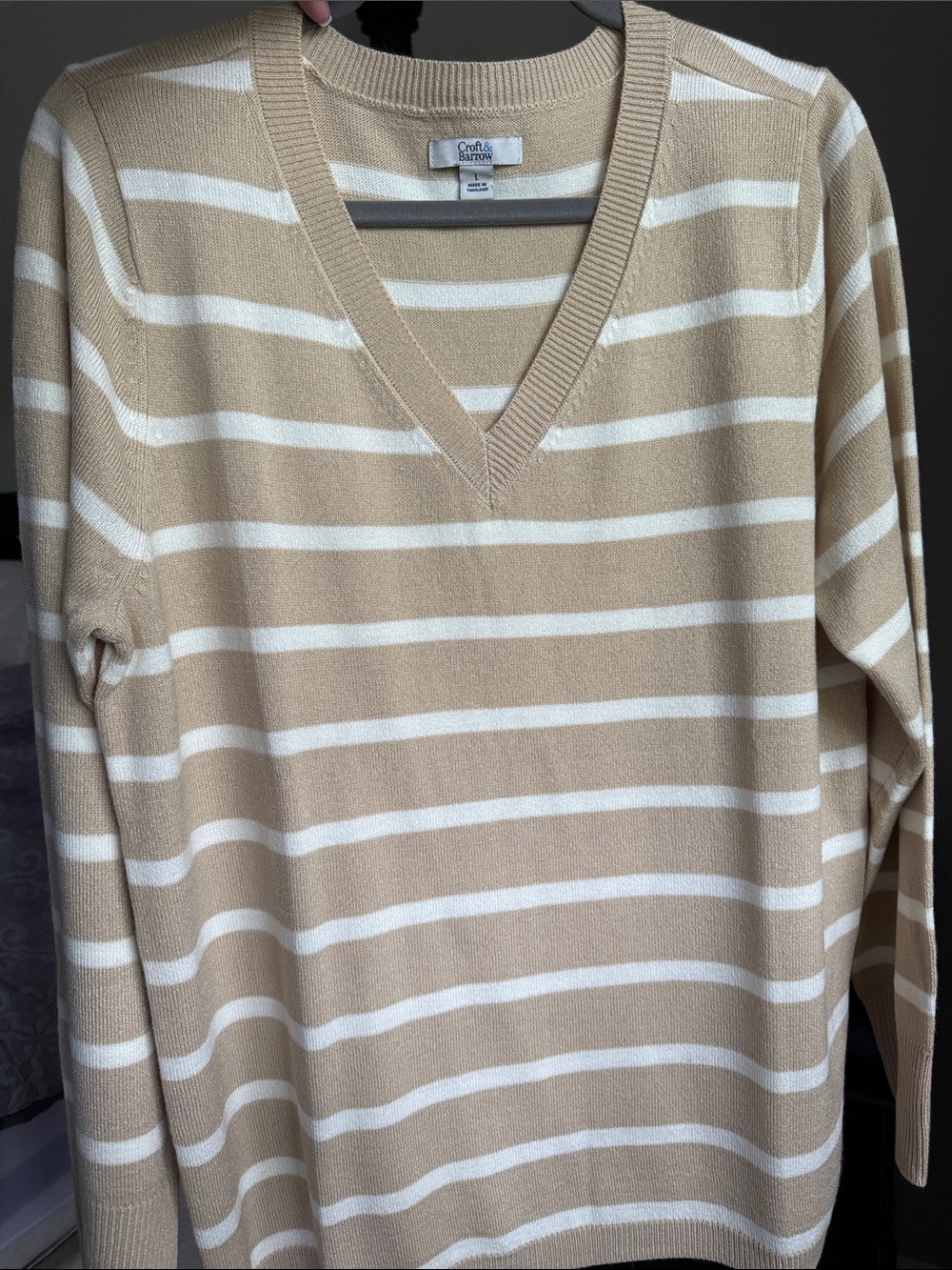 Croft & Barrow Ladies Beige and White Striped V-Neck Sweater, Sz. L